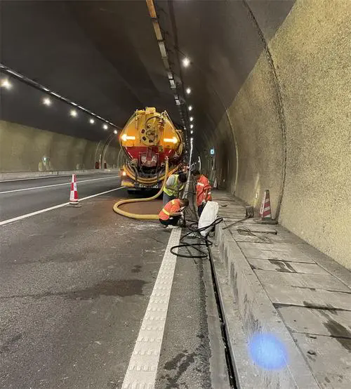 东营隧道排水渠清淤